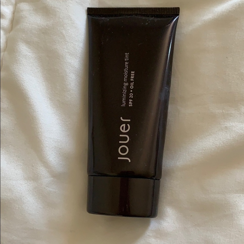 Jouer luminizing moisture tint SPF 20